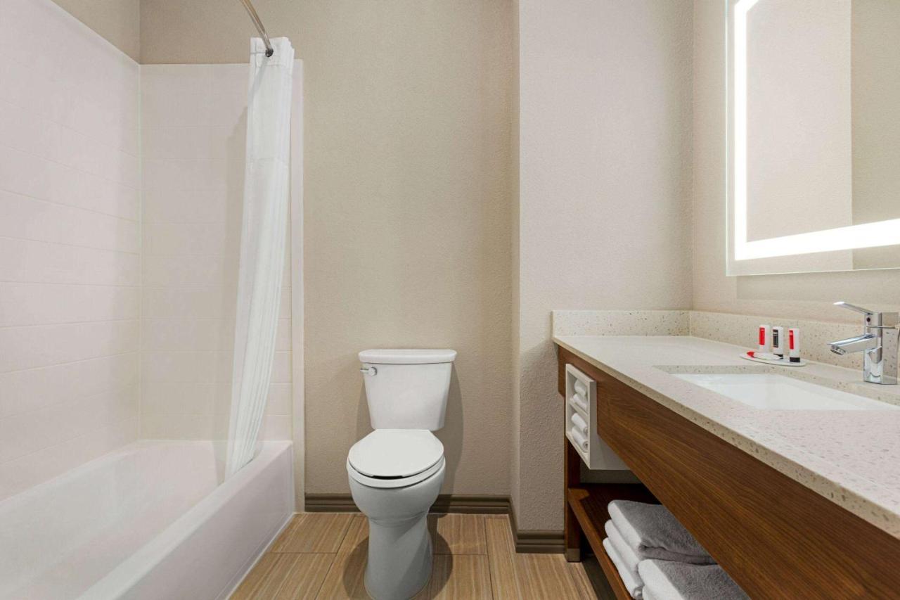 Days Inn & Suites By Wyndham Greater Tomball Dış mekan fotoğraf