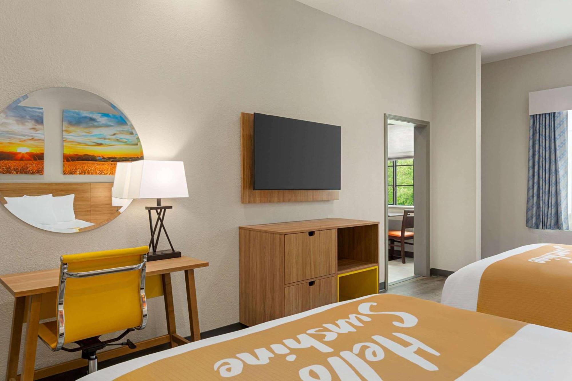 Days Inn & Suites By Wyndham Greater Tomball Dış mekan fotoğraf