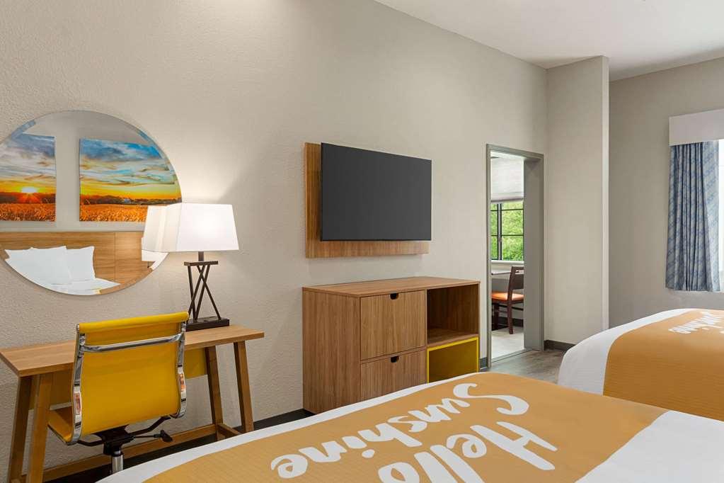 Days Inn & Suites By Wyndham Greater Tomball Oda fotoğraf